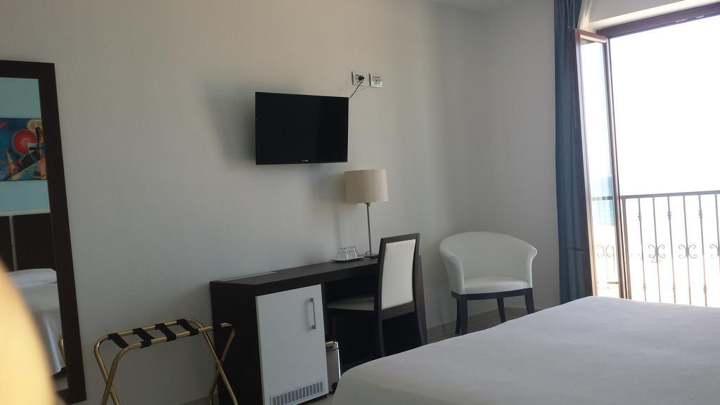 Buddi Hotel Platamona Extérieur photo