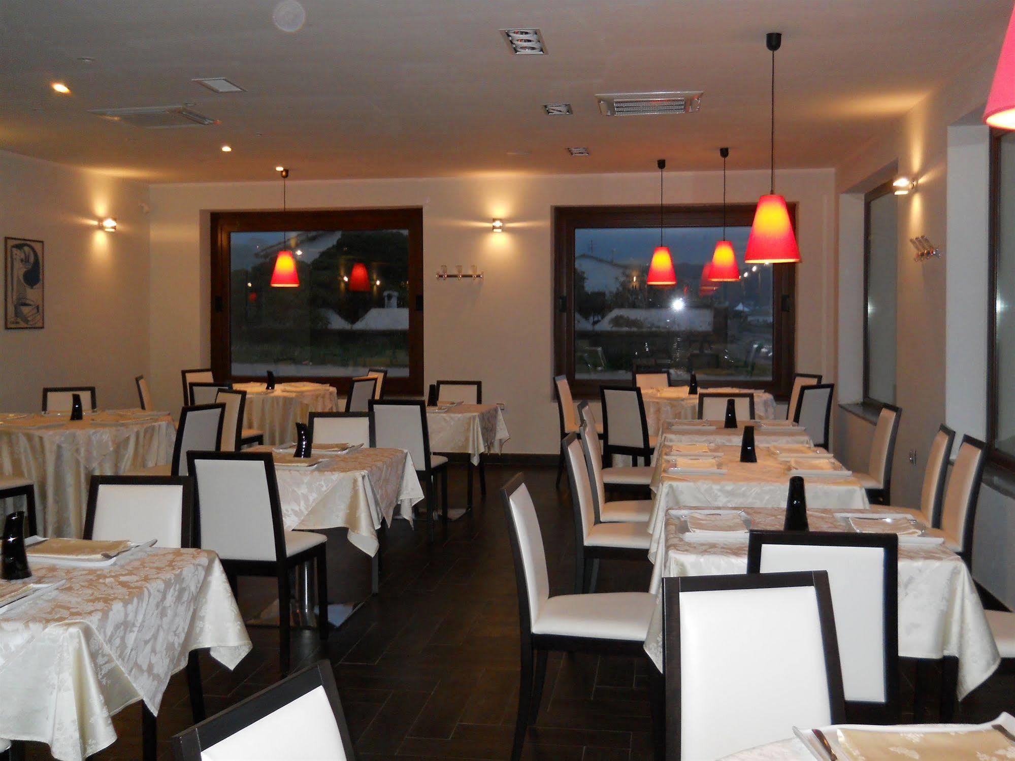 Buddi Hotel Platamona Extérieur photo