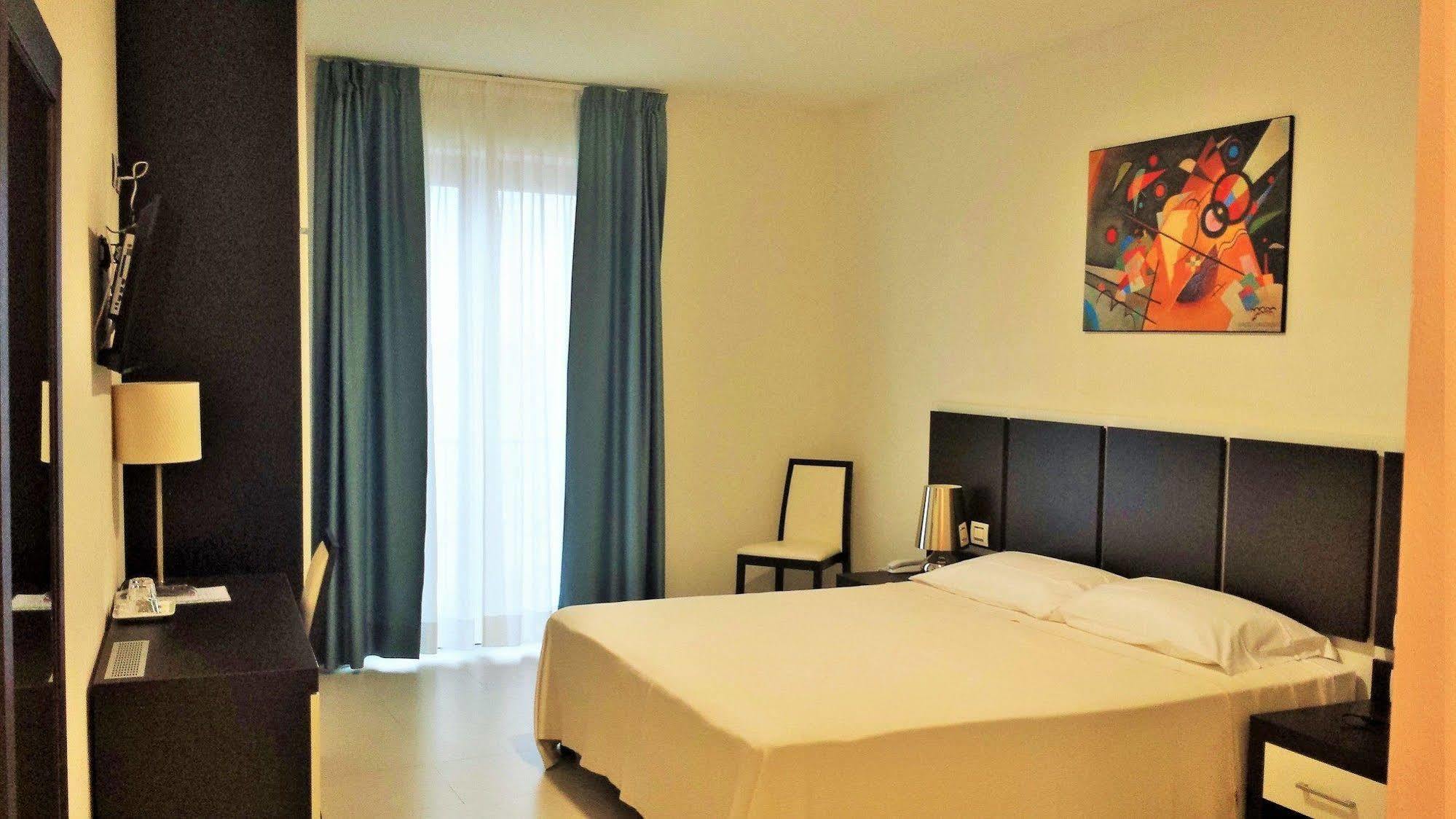Buddi Hotel Platamona Extérieur photo